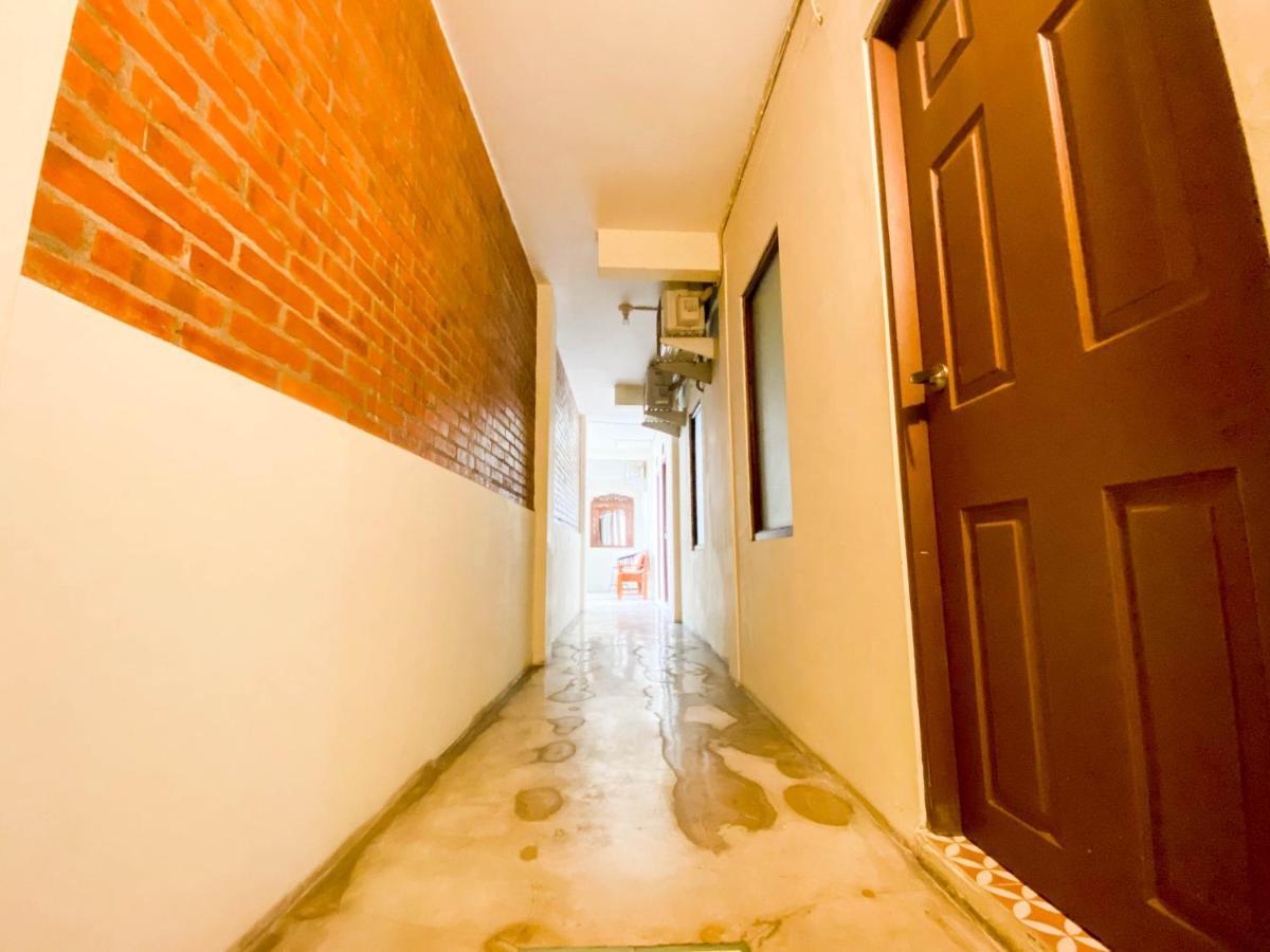 Hinggil Homestay Syariah Malioboro Yogya Mitra Reddoorz Джокякарта Екстериор снимка